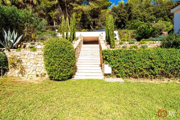 Rénovation d’une maison provençal moderne en pierre