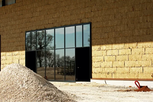 Mur en blocs de terre compressée